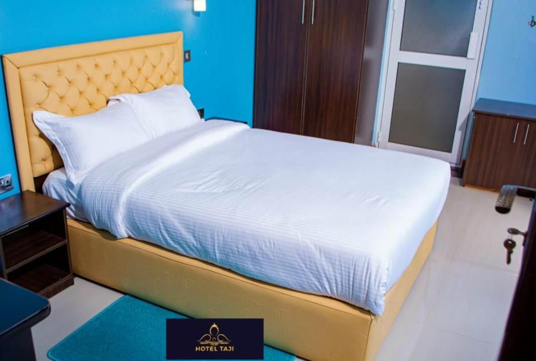 Hotel Taji Nanyuki Extérieur photo