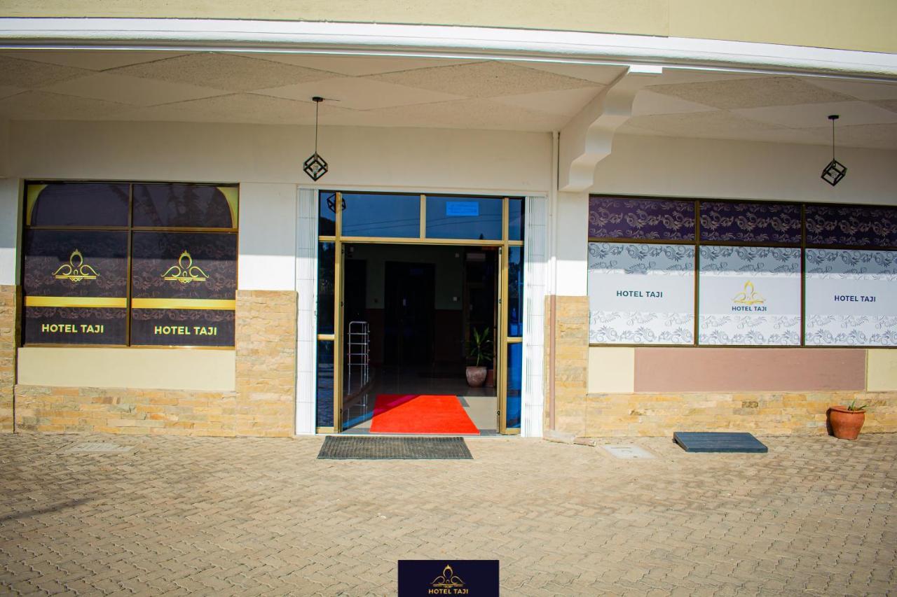 Hotel Taji Nanyuki Extérieur photo